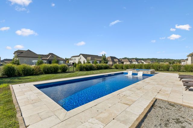 1121 Pretender Way, Columbia, TN 38401