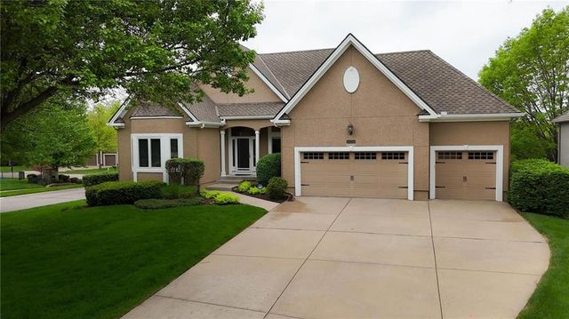 16058 Cambridge Circle, Stilwell, KS 66085