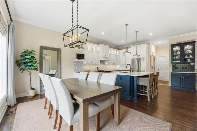 16058 Cambridge Circle, Stilwell, KS 66085
