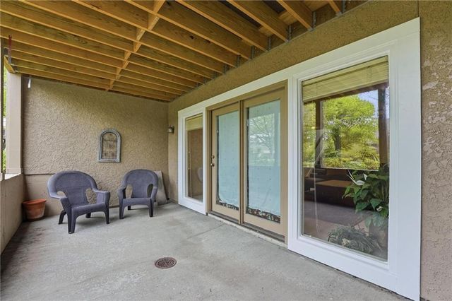 16058 Cambridge Circle, Stilwell, KS 66085