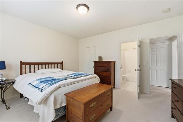 16058 Cambridge Circle, Stilwell, KS 66085