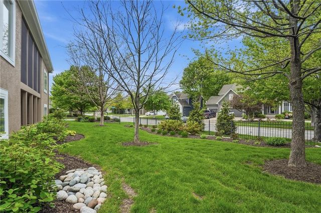 16058 Cambridge Circle, Stilwell, KS 66085