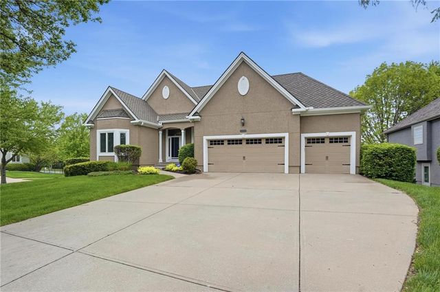 16058 Cambridge Circle, Stilwell, KS 66085
