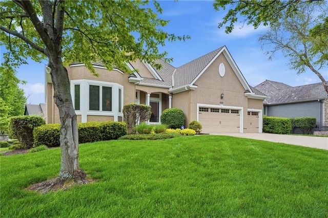 16058 Cambridge Circle, Stilwell, KS 66085