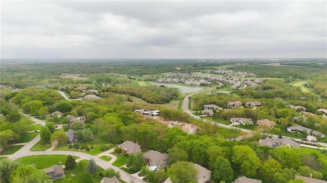 16058 Cambridge Circle, Stilwell, KS 66085