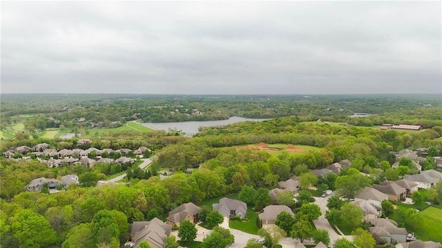 16058 Cambridge Circle, Stilwell, KS 66085