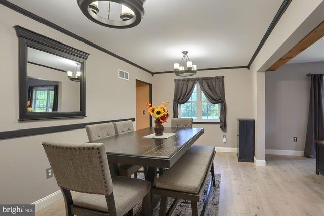 4 SMILEY DR, Mechanicsburg, PA 17050