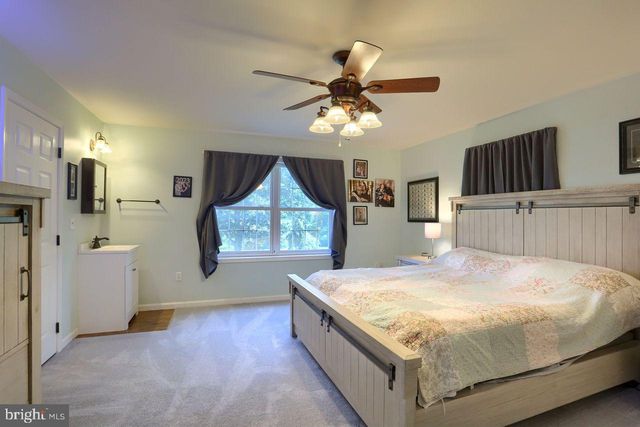 4 SMILEY DR, Mechanicsburg, PA 17050