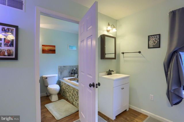 4 SMILEY DR, Mechanicsburg, PA 17050