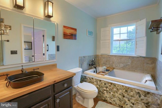 4 SMILEY DR, Mechanicsburg, PA 17050