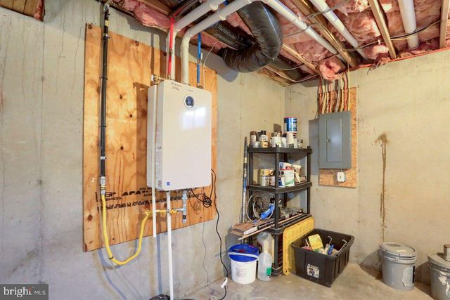 4 SMILEY DR, Mechanicsburg, PA 17050