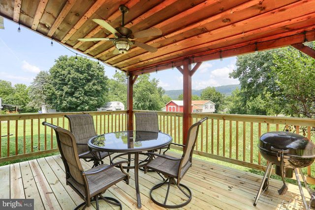 4 SMILEY DR, Mechanicsburg, PA 17050
