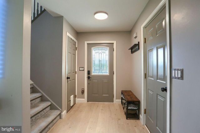 4 SMILEY DR, Mechanicsburg, PA 17050
