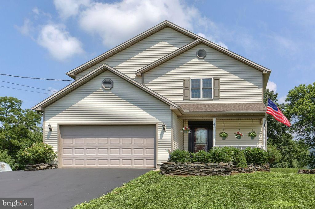 4 SMILEY DR, Mechanicsburg, PA 17050