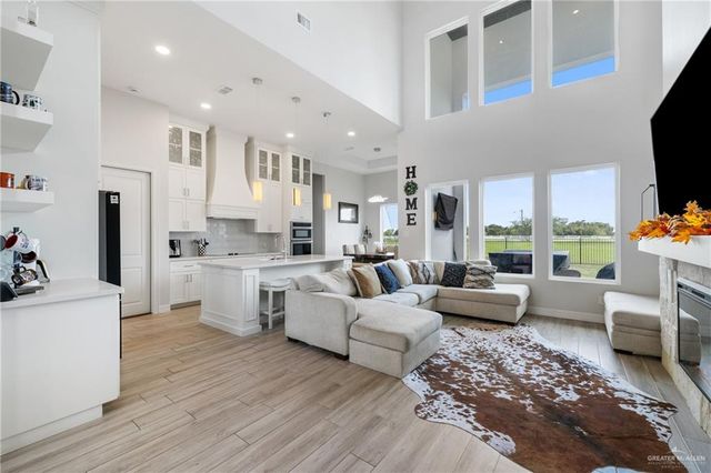 2712 E Bvlgari Drive, Edinburg, TX 78542