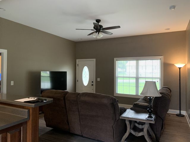 145 Michael Cir, Lawrenceburg, TN 38464
