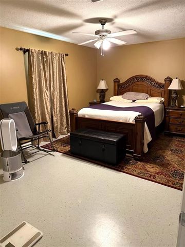 1411 Pinehurst Street, Sulphur, LA 70665