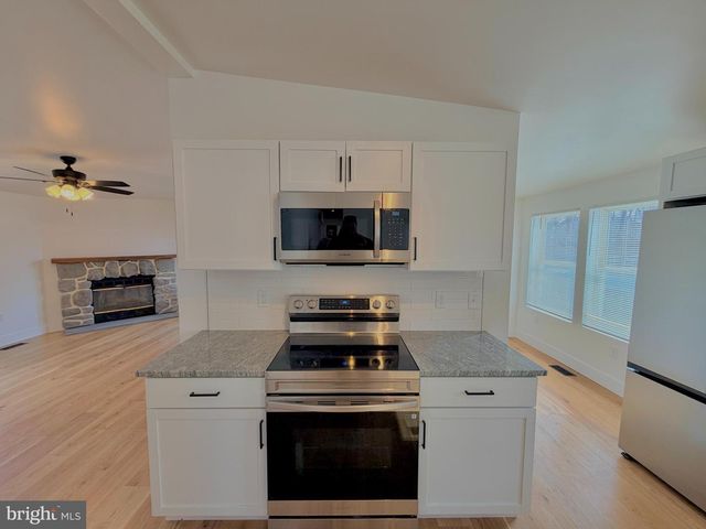 15 REBECCA ST, Wernersville, PA 19565