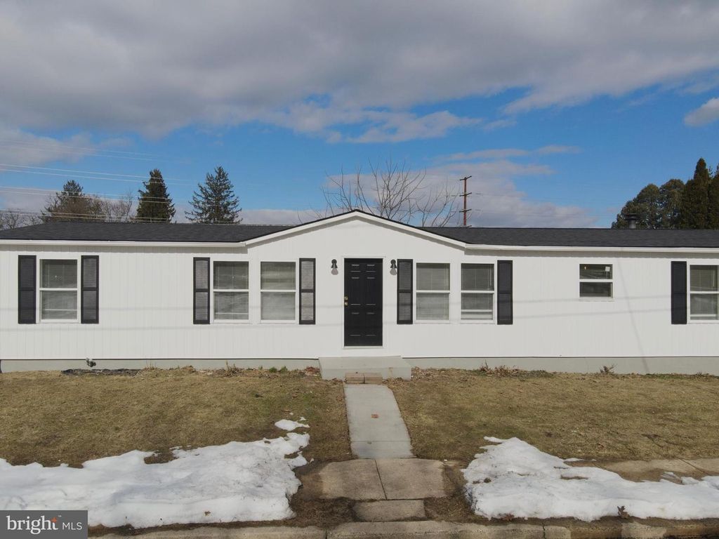 15 REBECCA ST, Wernersville, PA 19565