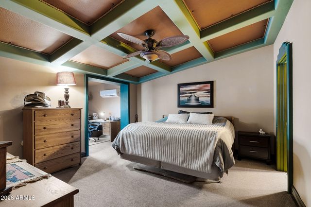 385 N TOMAHAWK Road, Apache Junction, AZ 85119