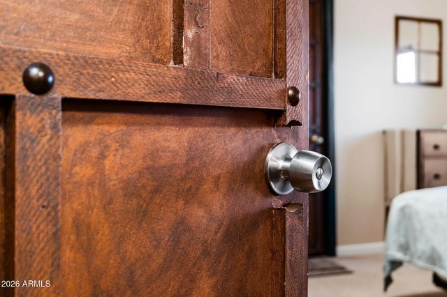 385 N TOMAHAWK Road, Apache Junction, AZ 85119