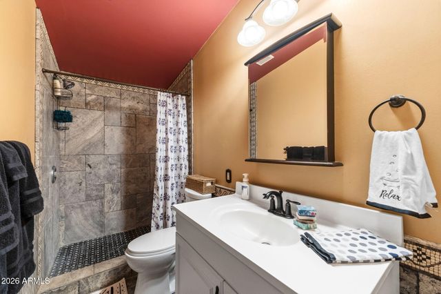 385 N TOMAHAWK Road, Apache Junction, AZ 85119