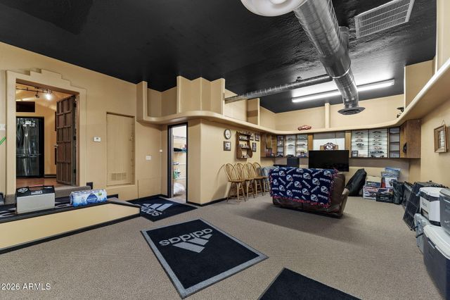 385 N TOMAHAWK Road, Apache Junction, AZ 85119