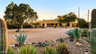 385 N TOMAHAWK Road, Apache Junction, AZ 85119