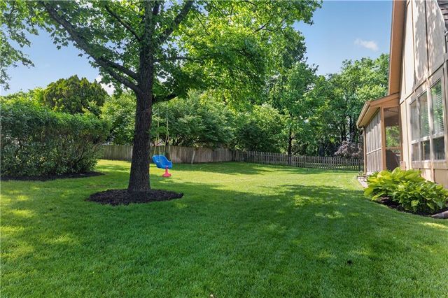 12001 Wenonga Lane, Leawood, KS 66209