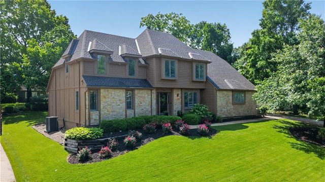 12001 Wenonga Lane, Leawood, KS 66209