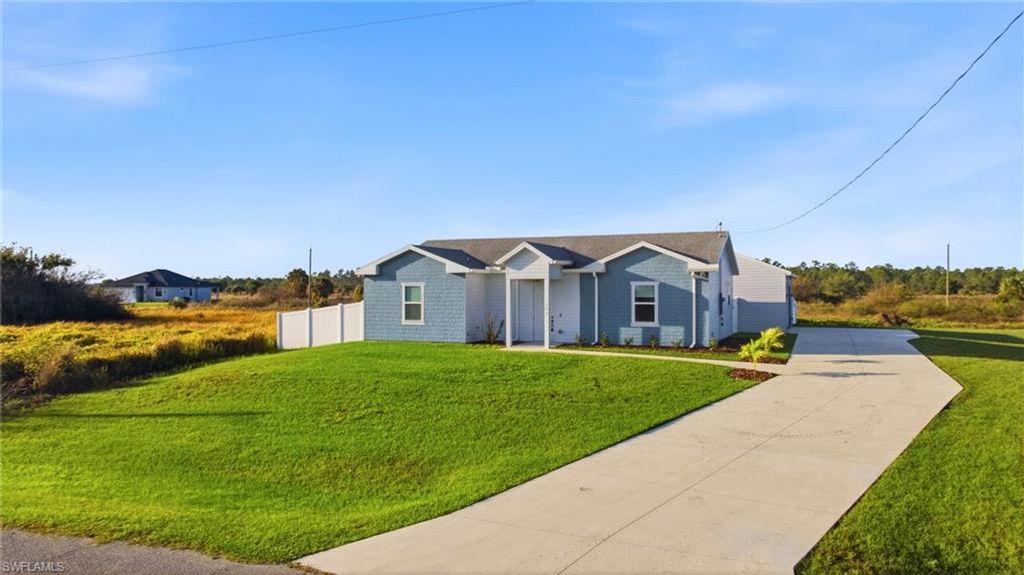 9022 Bamboo CIR, LABELLE, FL 33935 — photo 2