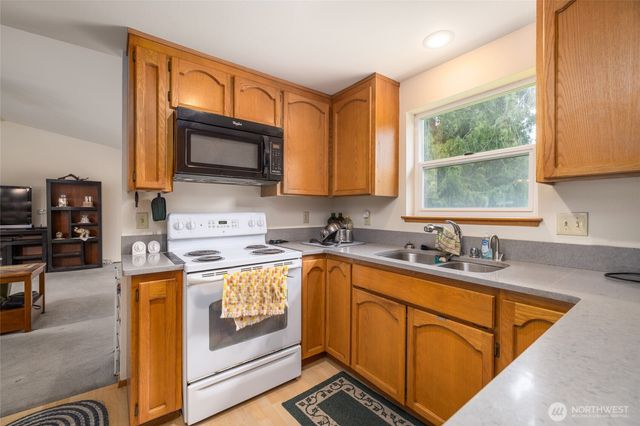 319 Shelter Bay Dr., La Conner, WA 98257