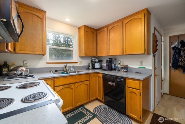 319 Shelter Bay Dr., La Conner, WA 98257