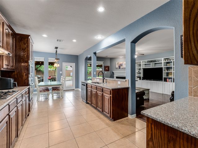 5732 Chateau Drive, Sachse, TX 75048