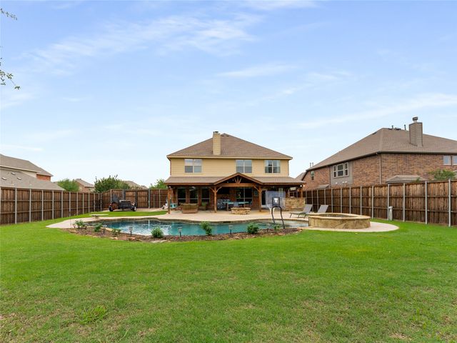 5732 Chateau Drive, Sachse, TX 75048