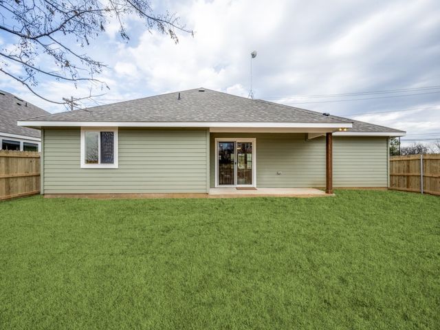204 Walnut Street, Whitesboro, TX 76273