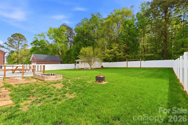 140 Silver Birch Lane, Mount Holly, NC 28120