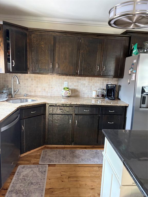 30 Stone Boulevard, Massapequa, NY 11758 — photo 3