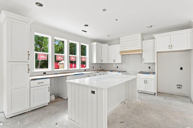 1048 Montclair Drive, Wilmington, NC 28403