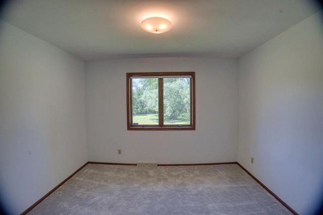 912 Edgewater COURT, Watertown, WI 53098