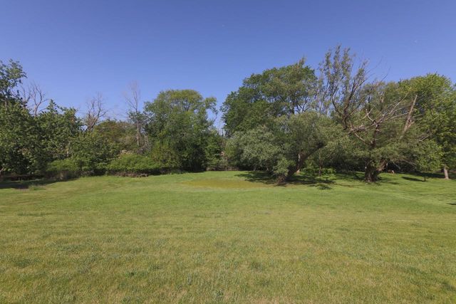 912 Edgewater COURT, Watertown, WI 53098