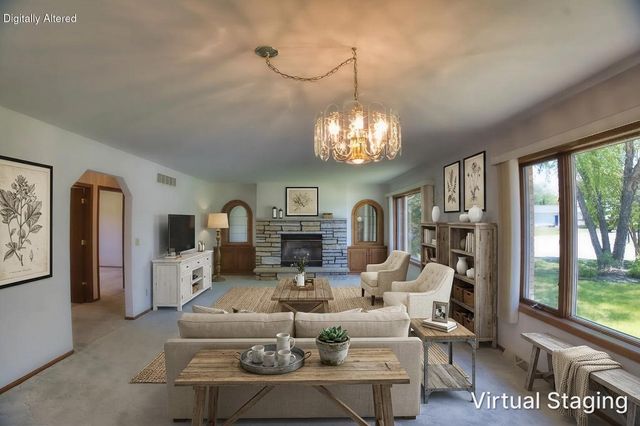 912 Edgewater COURT, Watertown, WI 53098