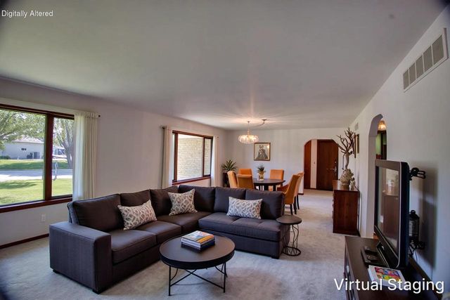 912 Edgewater COURT, Watertown, WI 53098