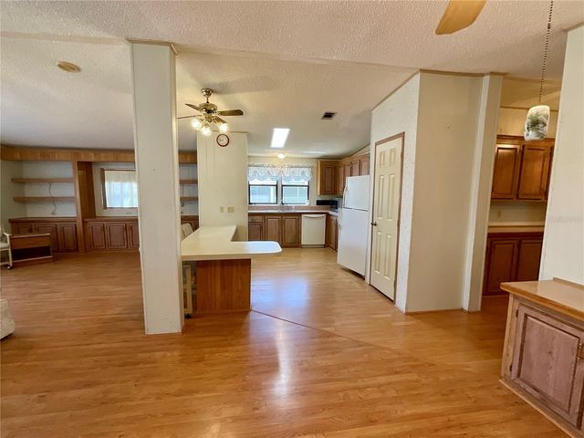 35935 TANDA CIRCLE, Zephyrhills, FL 33541