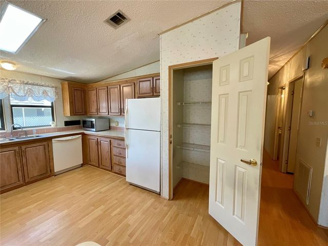 35935 TANDA CIRCLE, Zephyrhills, FL 33541