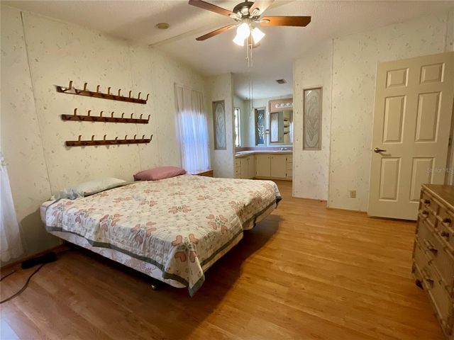 35935 TANDA CIRCLE, Zephyrhills, FL 33541