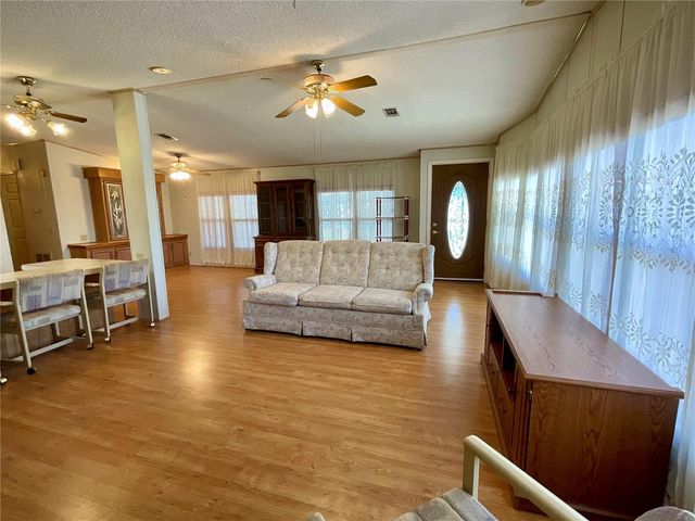 35935 TANDA CIRCLE, Zephyrhills, FL 33541
