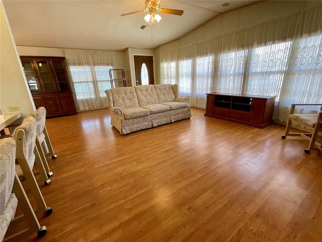 35935 TANDA CIRCLE, Zephyrhills, FL 33541