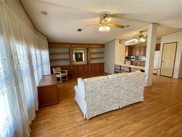 35935 TANDA CIRCLE, Zephyrhills, FL 33541