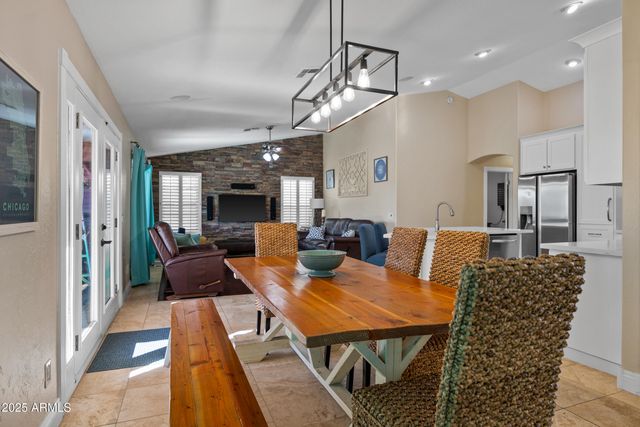 1161 W HONEYSUCKLE Lane, Chandler, AZ 85248